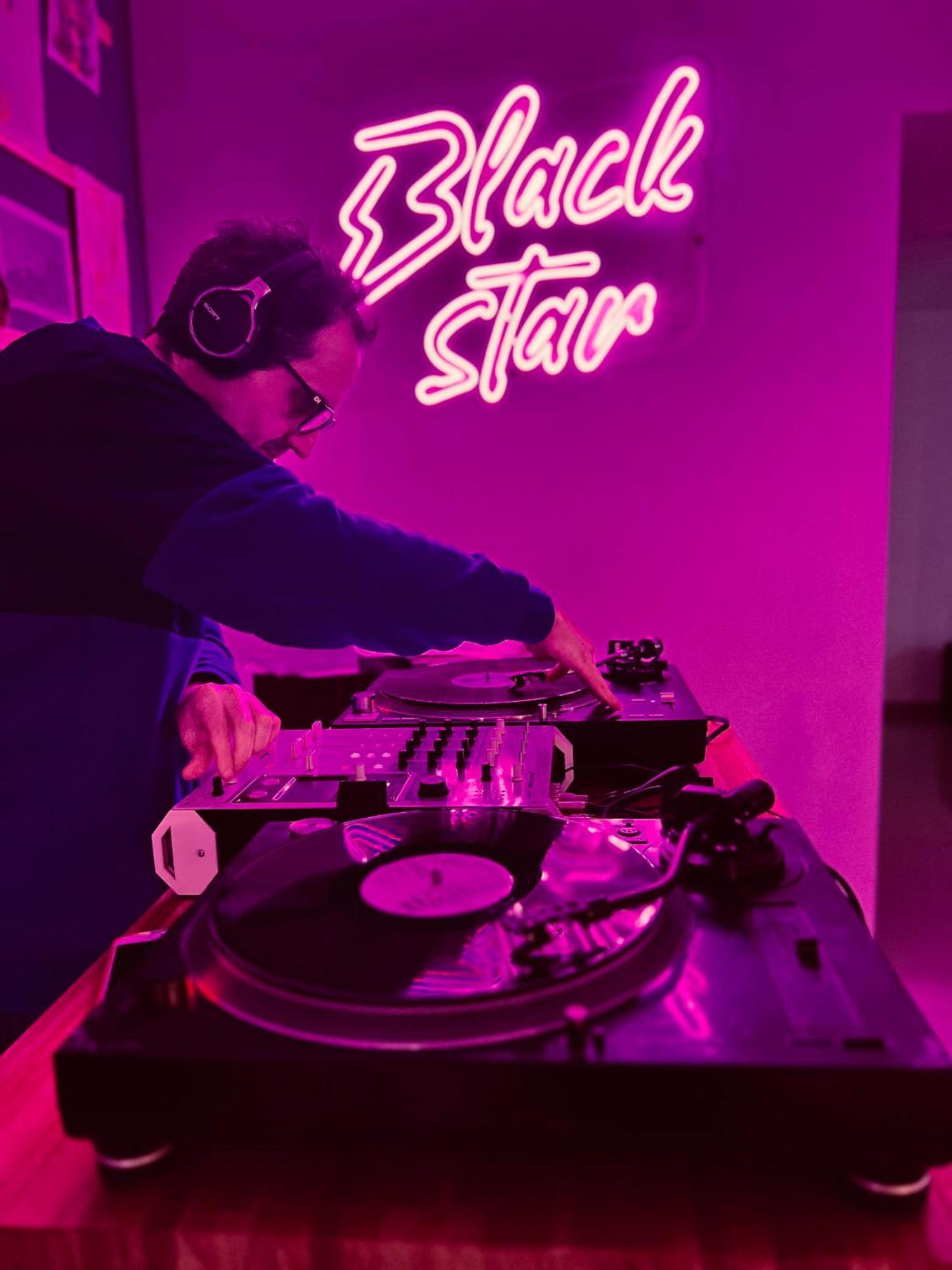 Black Star Art Hostel Neuquén Екстериор снимка